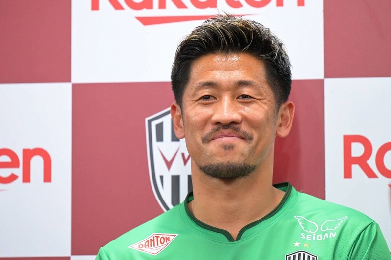 神戸に新加入のGK新井章太が背番号「21」に懸けた想い。迷わず選んだ熱い理由とは – サッカーダイジェストWeb